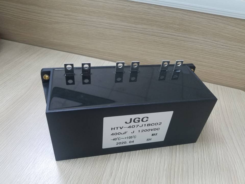 薄膜電容DC-LINK電容 在新能源汽車中的實(shí)際應(yīng)用和分析(圖2) 薄膜電容DC-LINK電容 在新能源汽車中的實(shí)際應(yīng)用和分析(圖2)
