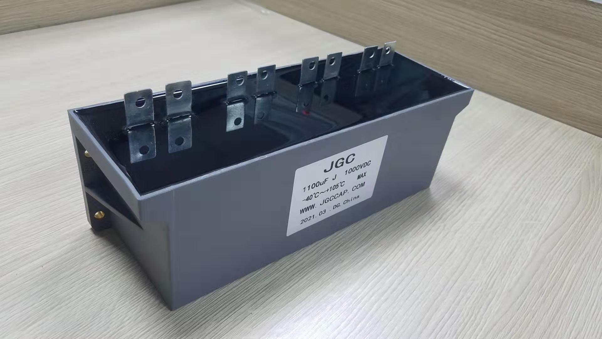 新能源汽車(chē)專用DC-LINK電容 直流直撐電容 濾波電容 儲(chǔ)能電容 母線直撐電容(圖1) 新能源汽車(chē)專用DC-LINK電容 直流直撐電容 濾波電容 儲(chǔ)能電容 母線直撐電容(圖1)