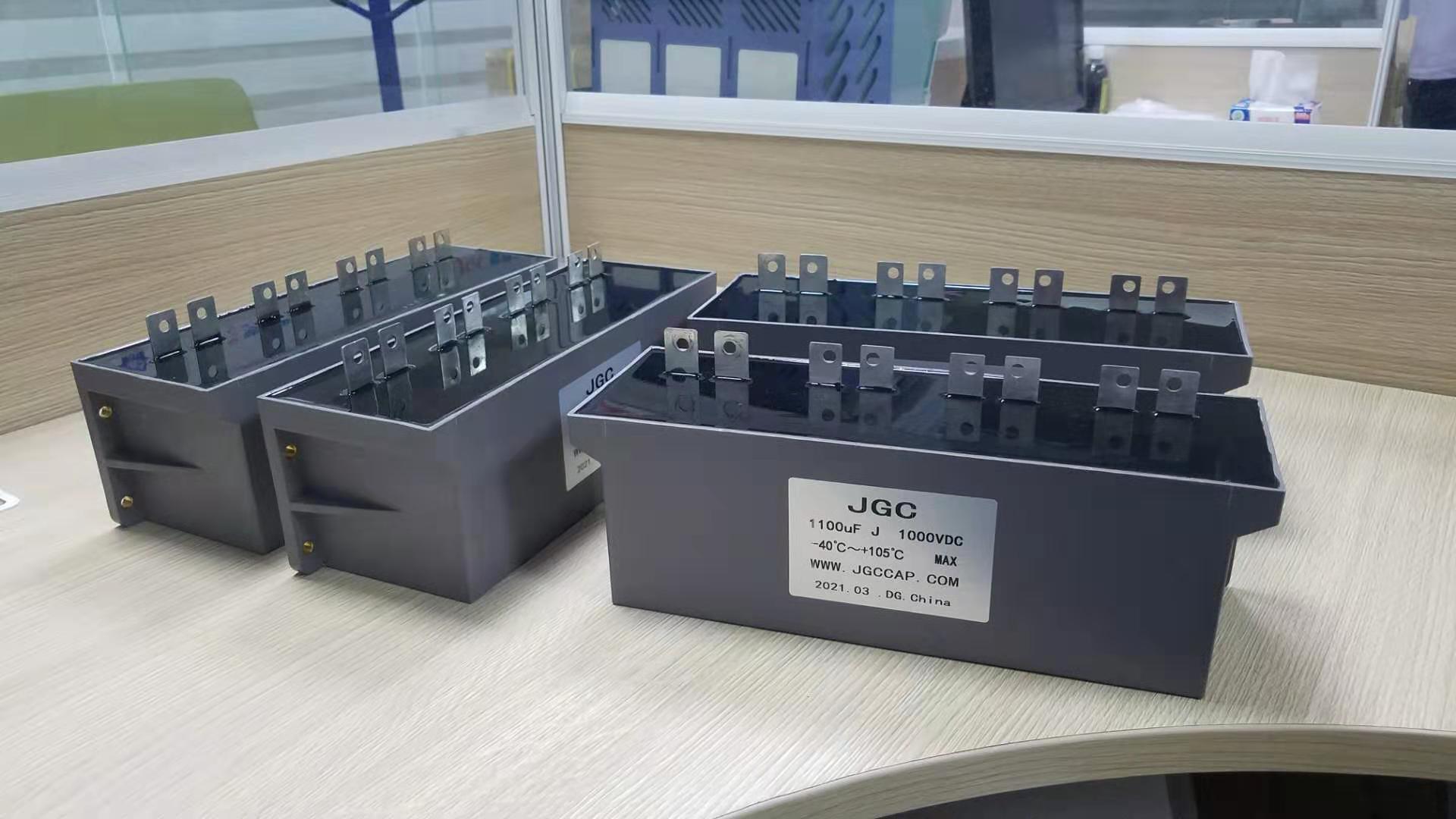 新能源汽車(chē)專用DC-LINK電容 直流直撐電容 濾波電容 儲(chǔ)能電容 母線直撐電容(圖2) 新能源汽車(chē)專用DC-LINK電容 直流直撐電容 濾波電容 儲(chǔ)能電容 母線直撐電容(圖2)